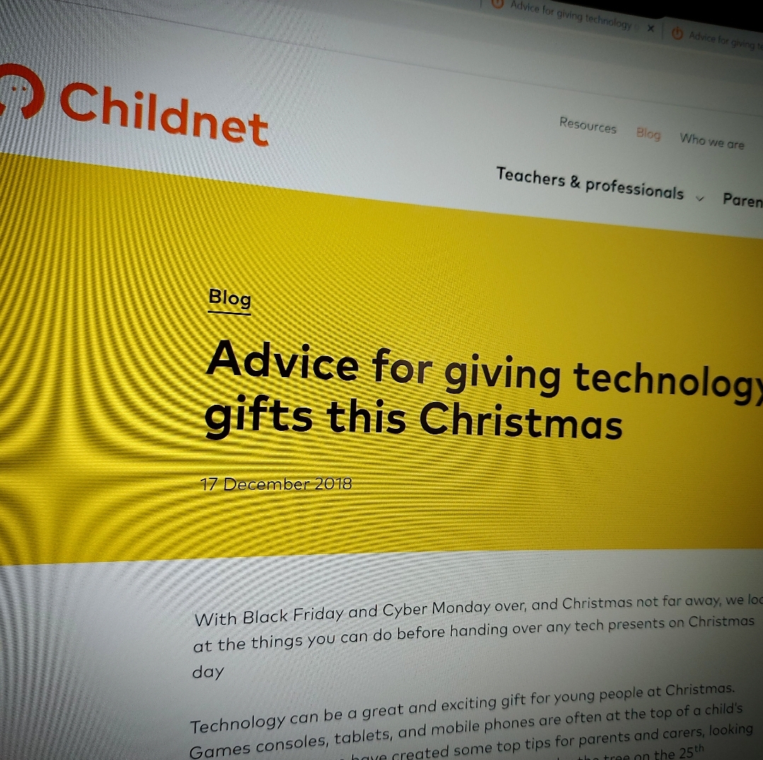 Advice for giving technology gifts this Christmas Simfin Esafety