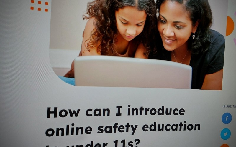 How can I introduce online safety education to under 11s?