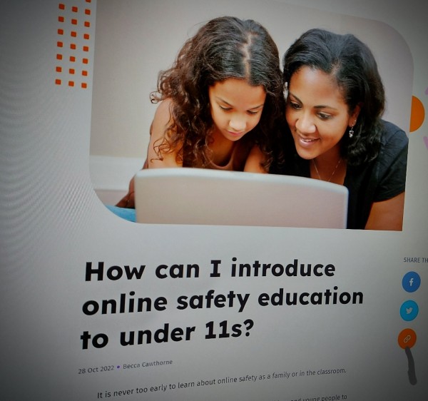 How can I introduce online safety education to under 11s?