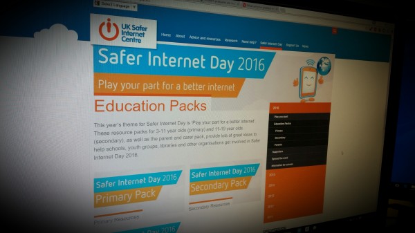 Safer Internet Day 2016 Education Packs by UKSIC
