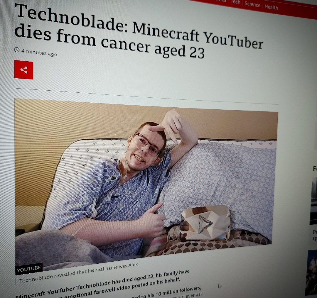 Technoblade: Minecraft r dies from cancer aged 23