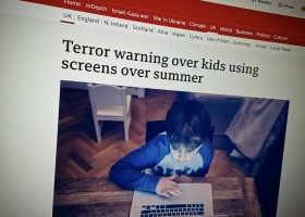 Terror warning over kids using screens over summer